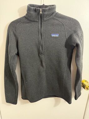 Patagonia women’s black Quarter-Zip Fleece Pullover